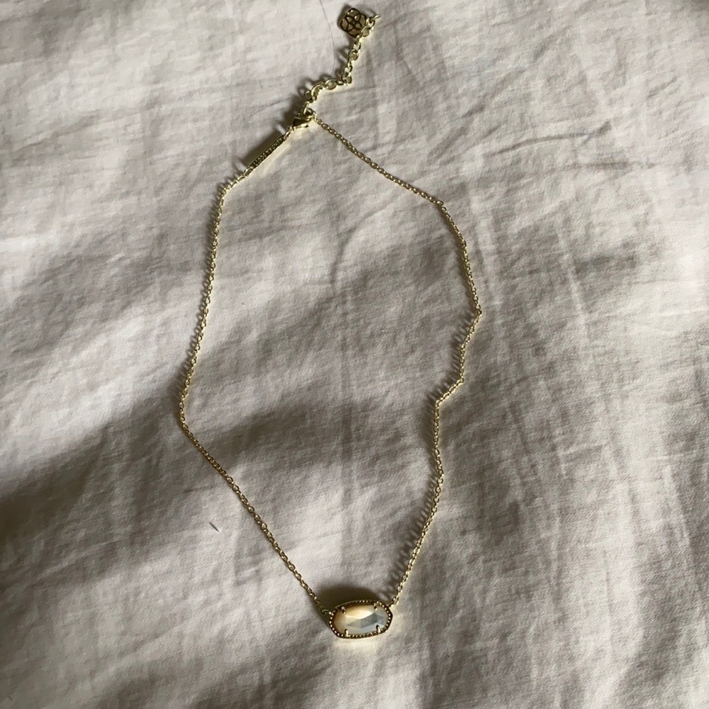 Kendra Scott Elisa Pendant Necklace In Ivory Pearl
